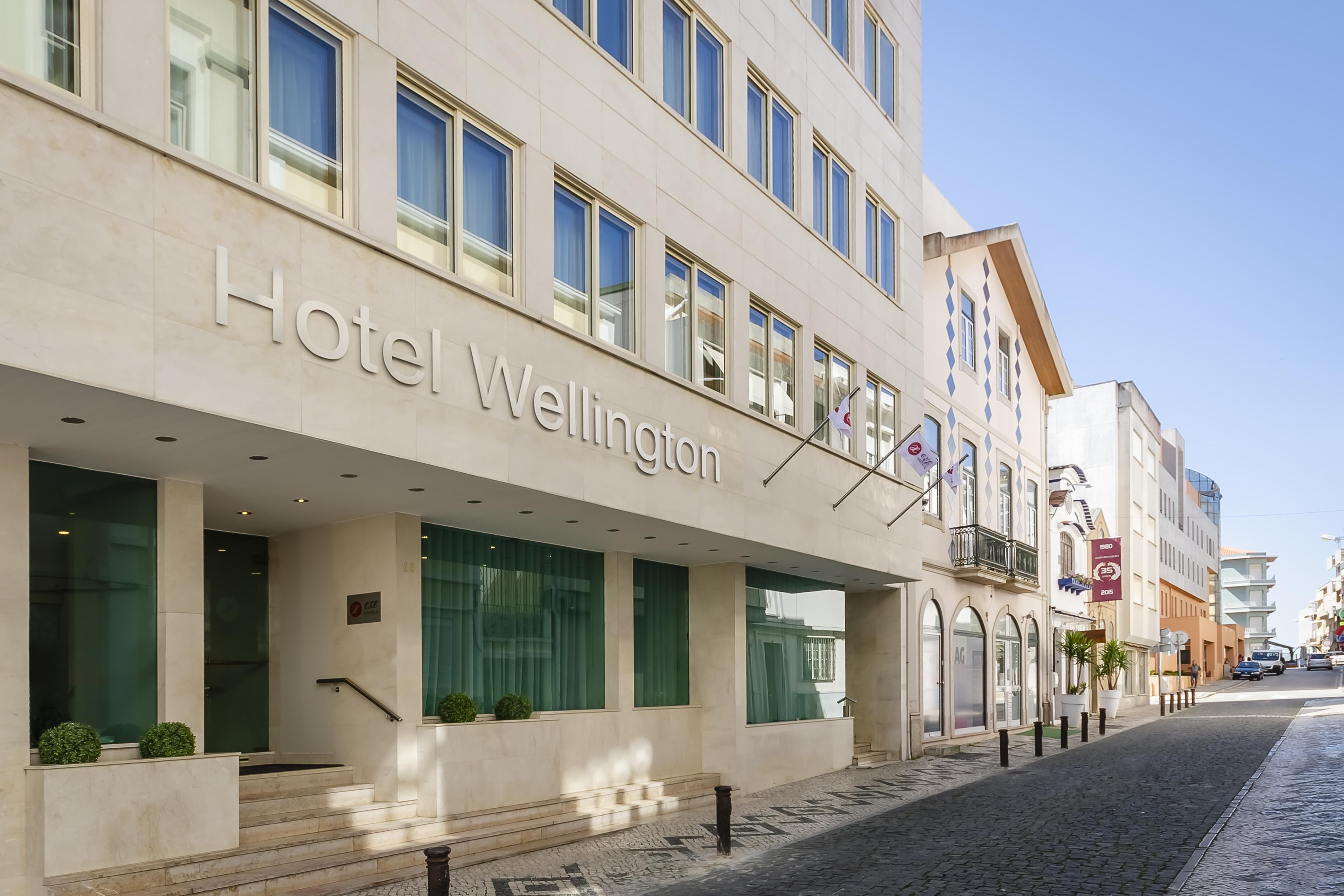 Exe Wellington Hotel Фигейра да Фош Екстериор снимка