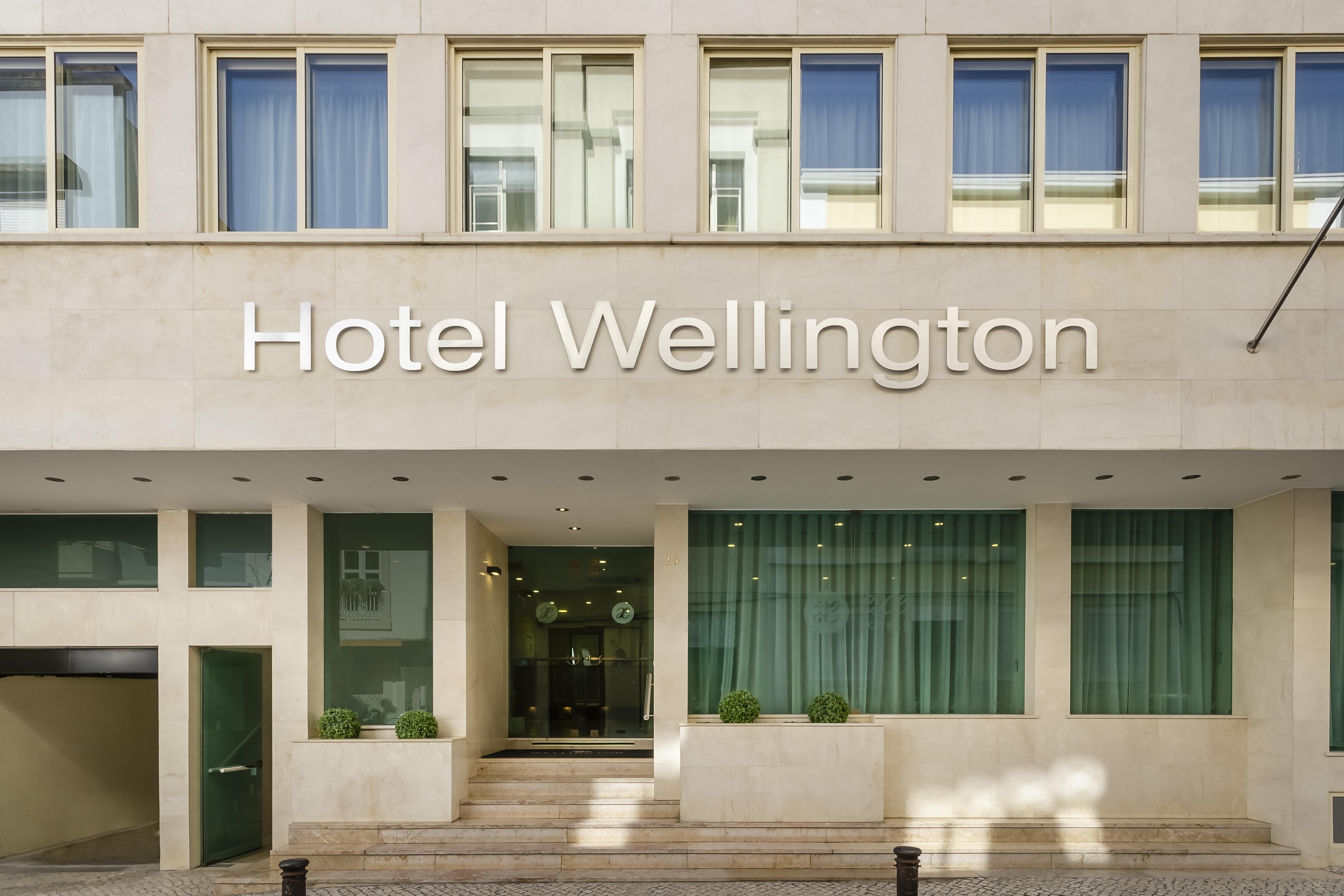 Exe Wellington Hotel Фигейра да Фош Екстериор снимка