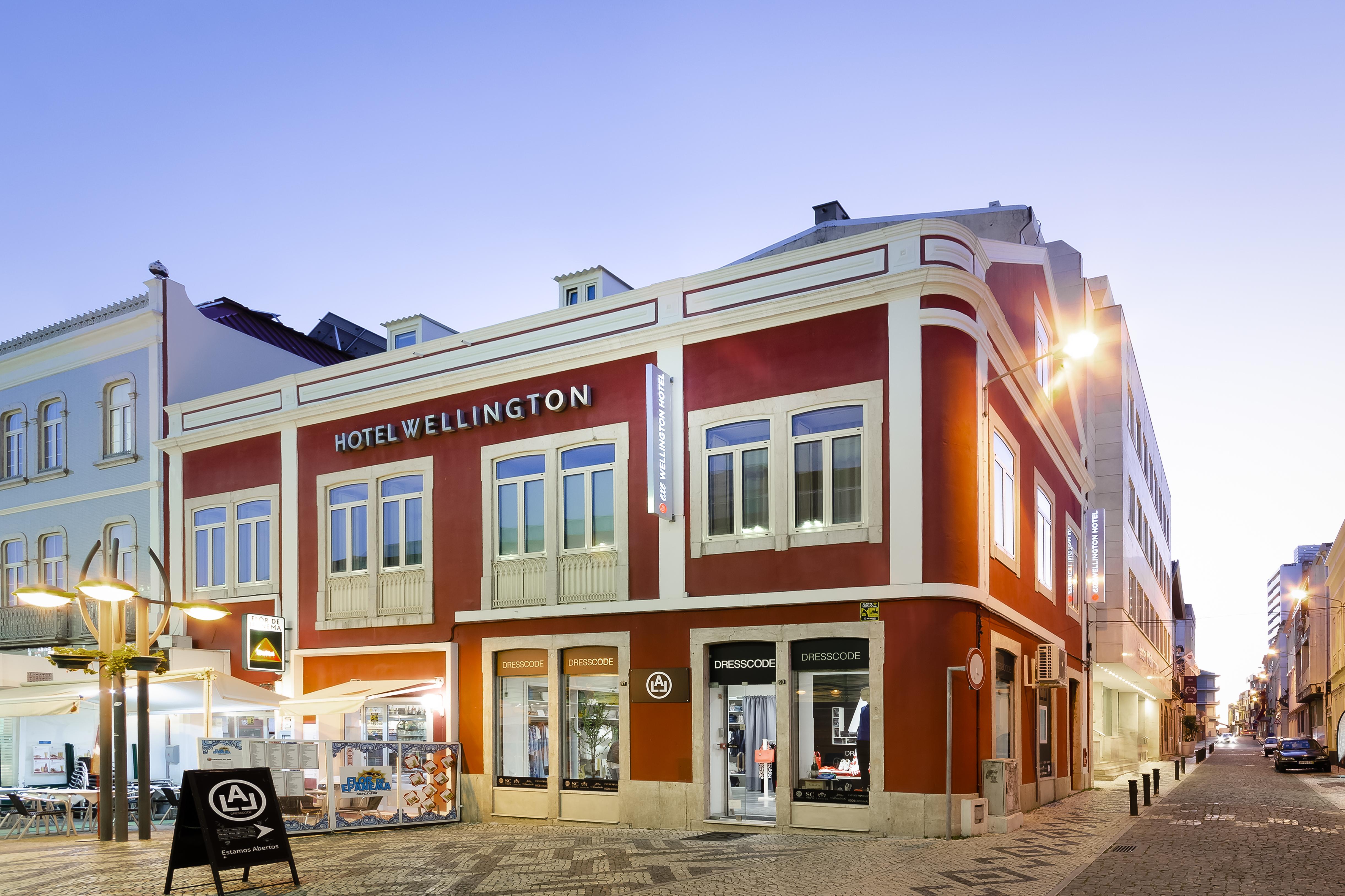 Exe Wellington Hotel Фигейра да Фош Екстериор снимка