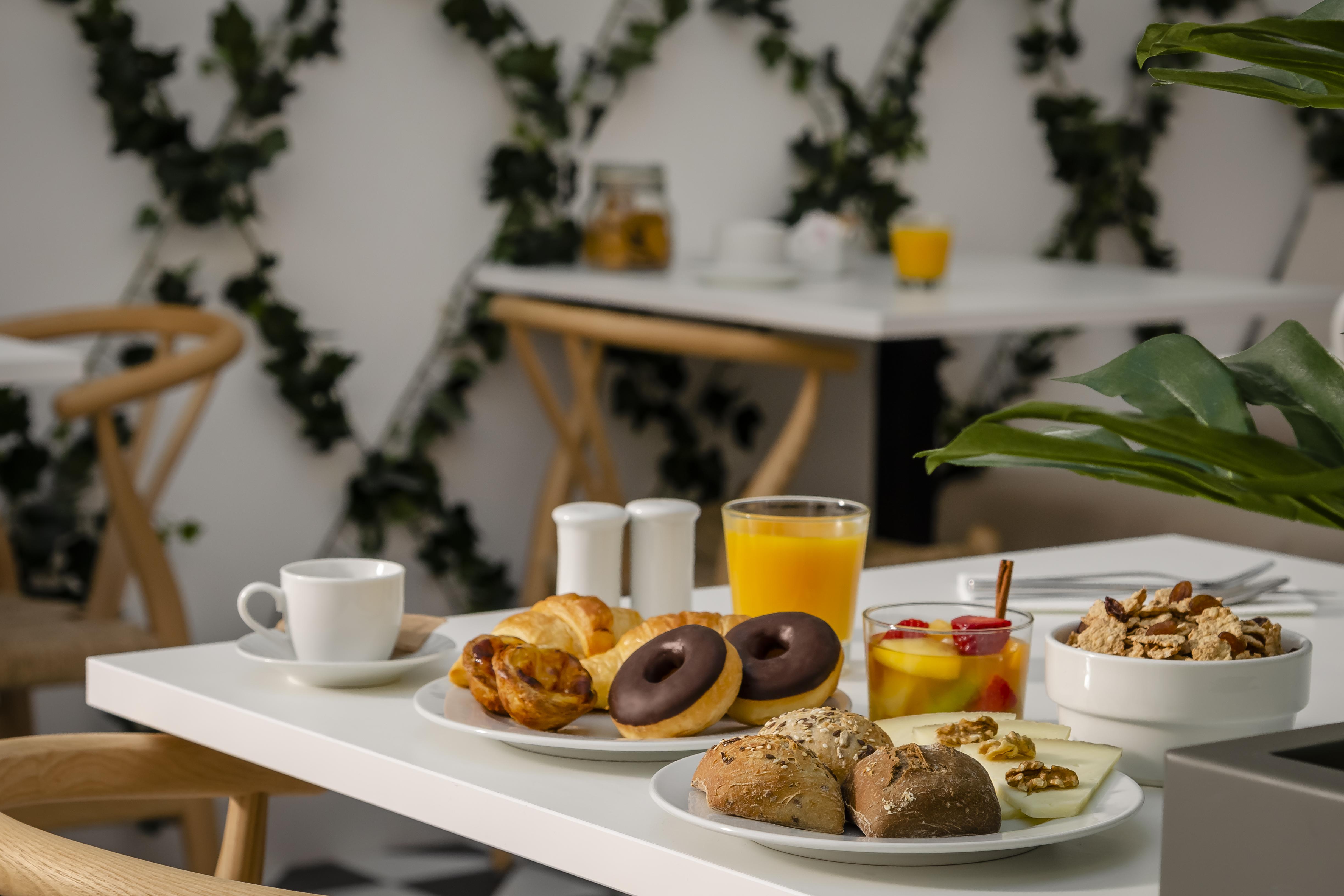 Exe Wellington Hotel Фигейра да Фош Екстериор снимка